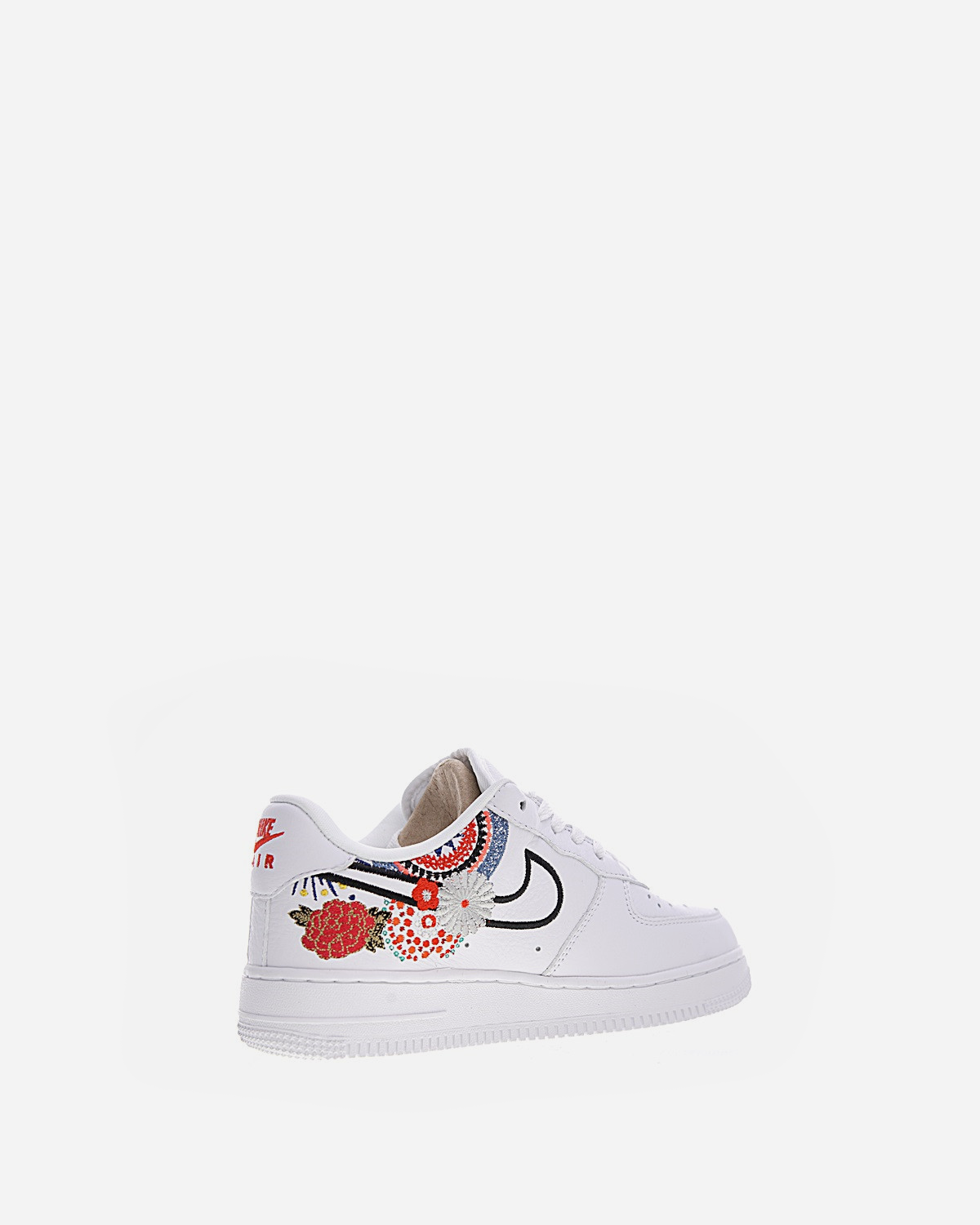 NIKE x AIR FORCE 1