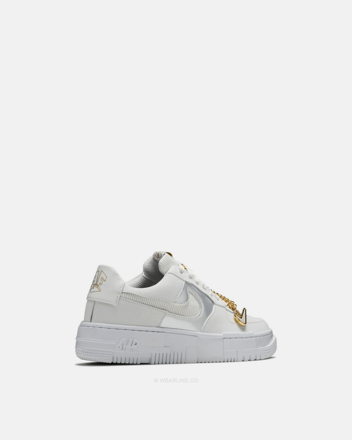 NIKE x AIR FORCE 1 “PIXEL”
