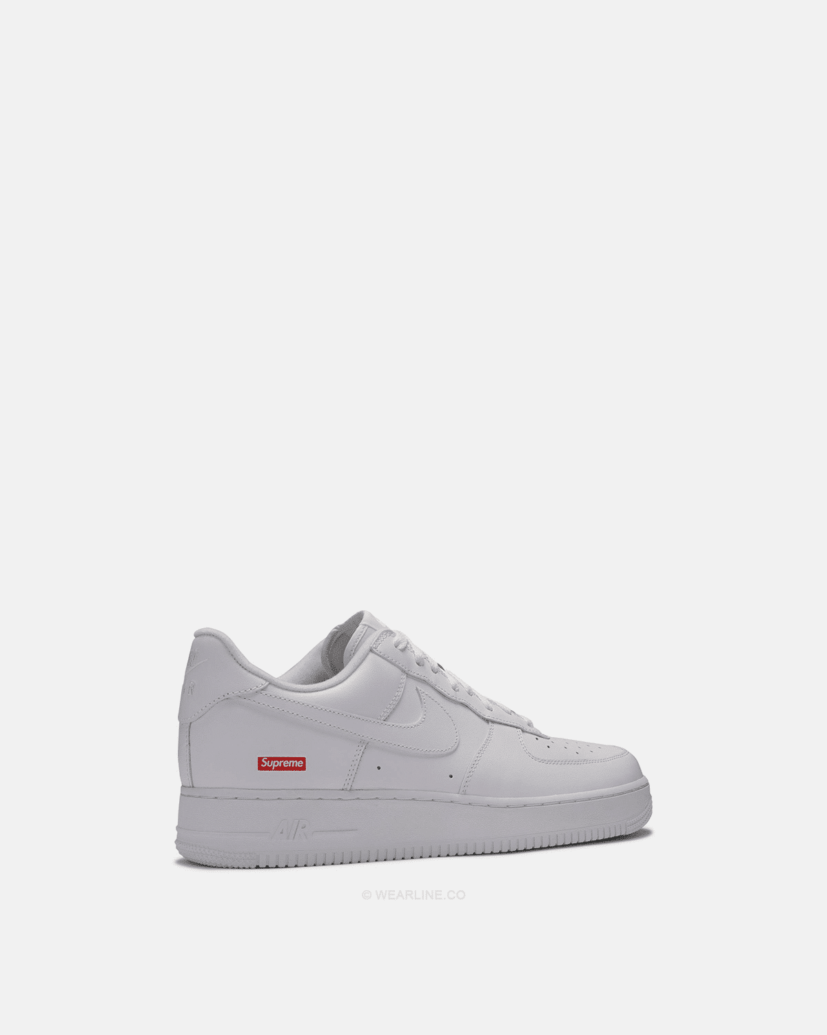 NIKE x AIR FORCE 1 “SUPREME”