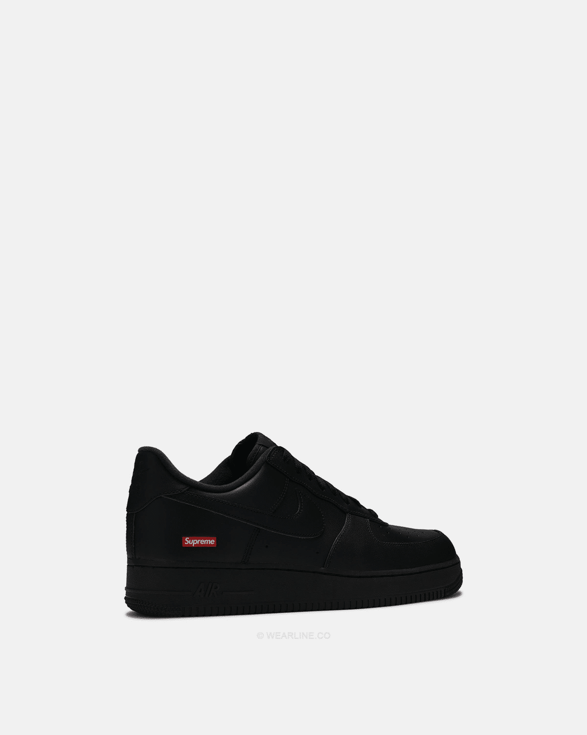 NIKE x AIR FORCE 1 “SUPREME”