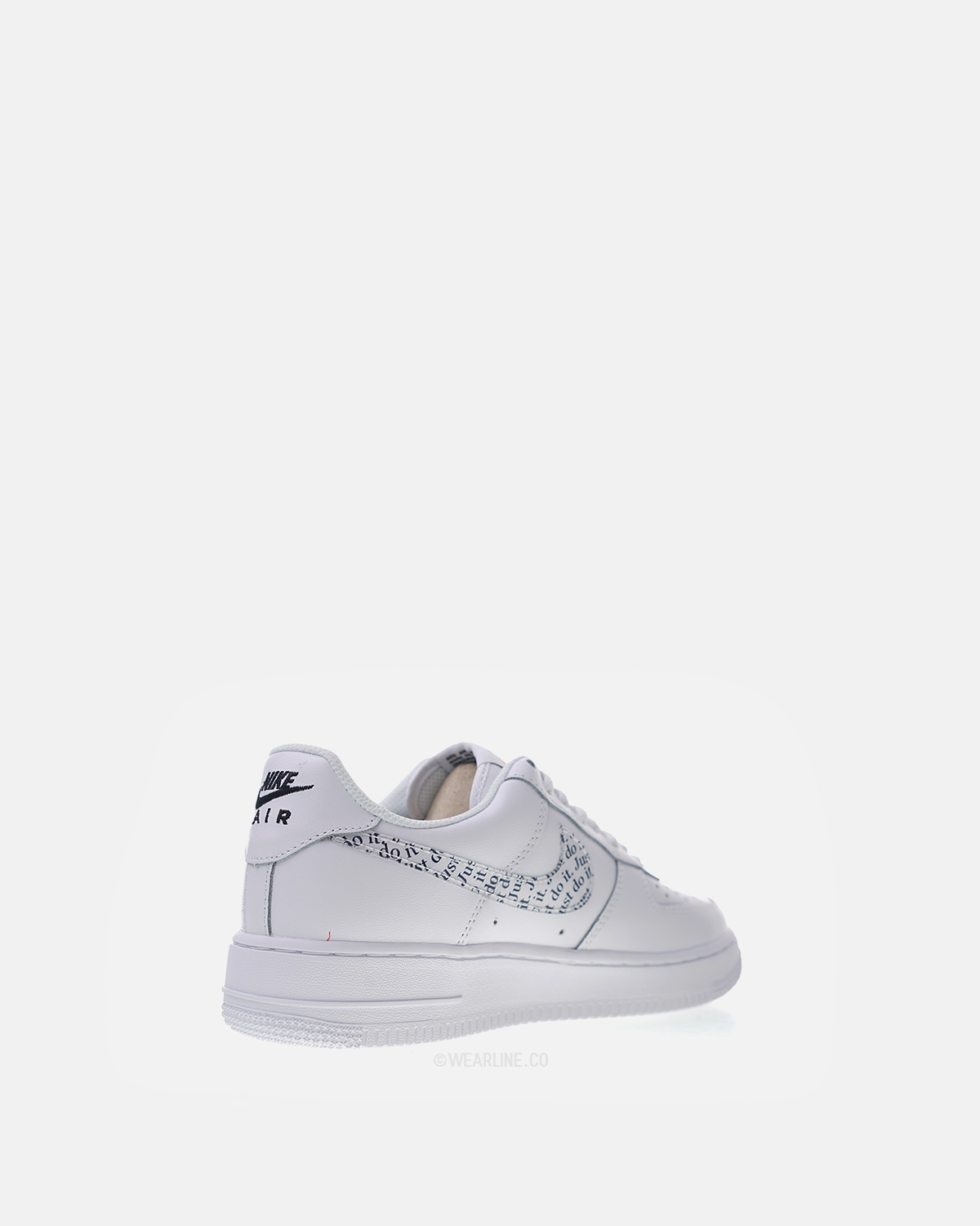 NIKE x AIR FORCE 1